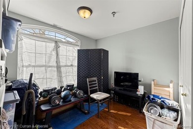 This beautiful 2-bedroom condo in Southfield offers an array of on Evergreen Hills Golf Course in Michigan - for sale on GolfHomes.com, golf home, golf lot