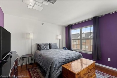 This beautiful 2-bedroom condo in Southfield offers an array of on Evergreen Hills Golf Course in Michigan - for sale on GolfHomes.com, golf home, golf lot