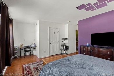 This beautiful 2-bedroom condo in Southfield offers an array of on Evergreen Hills Golf Course in Michigan - for sale on GolfHomes.com, golf home, golf lot