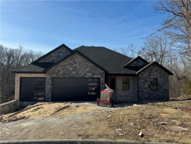 Come see this beautiful Spec/New construction home in Pea Ridge on Big Sugar Golf Club in Arkansas - for sale on GolfHomes.com, golf home, golf lot