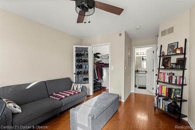 This beautiful 2-bedroom condo in Southfield offers an array of on Evergreen Hills Golf Course in Michigan - for sale on GolfHomes.com, golf home, golf lot