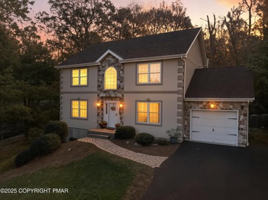 WELCOME TO 104 WOLF HOLLOW RD, A GOLF LOVERS DREAM!! Situated on Split Rock Resort and Country Club in Pennsylvania - for sale on GolfHomes.com, golf home, golf lot