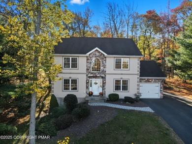 WELCOME TO 104 WOLF HOLLOW RD, A GOLF LOVERS DREAM!! Situated on Split Rock Resort and Country Club in Pennsylvania - for sale on GolfHomes.com, golf home, golf lot