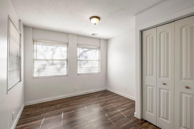 Charming opportunity on the Tweety Bird Bike Trail! Located in on Bella Vista Country Club - Scottsdale in Arkansas - for sale on GolfHomes.com, golf home, golf lot