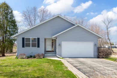 Enjoy resort-style living year-round in this lovely Candlewick on Savannah Oaks Golf Club of Candlewick Lake in Illinois - for sale on GolfHomes.com, golf home, golf lot