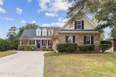 $10,000 SELLER CREDIT TO USES AS YOU CHOOSE. New carpet, fresh on Magnolia Greens Golf Plantation in North Carolina - for sale on GolfHomes.com, golf home, golf lot