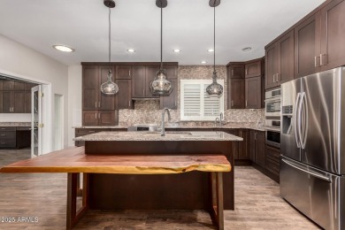 Stunning 2-bed, 3-bath, and a den/hobby room, Safford model with on Trail Ridge Golf Course in Arizona - for sale on GolfHomes.com, golf home, golf lot