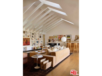 Renovated by renowned architecture firm Rios Clementi Hale, this on Wilshire Country Club in California - for sale on GolfHomes.com, golf home, golf lot