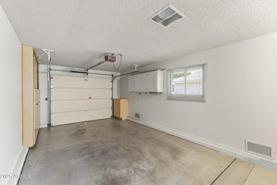 Don't miss seeing this mint condition home! Great Location! on Sun City Country Club in Arizona - for sale on GolfHomes.com, golf home, golf lot