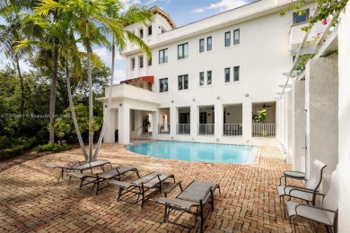 This stunning penthouse spans 3,501 sqft of luxurious indoor on  in Florida - for sale on GolfHomes.com, golf home, golf lot