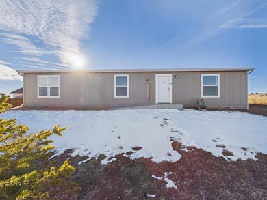 This well-maintained 3-bedroom, 2-bathroom manufactured home on Hollydot Golf Course in Colorado - for sale on GolfHomes.com, golf home, golf lot