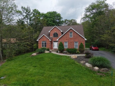 Welcome to your future home at 2827 Oak View Lane, nestled in on Pocono Farms Country Club in Pennsylvania - for sale on GolfHomes.com, golf home, golf lot