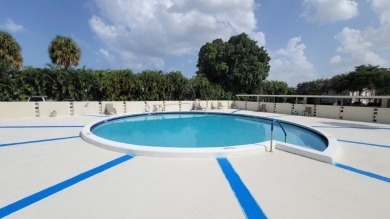 Discover this renovated 2-bedroom, 2-bathroom condo that on  in Florida - for sale on GolfHomes.com, golf home, golf lot