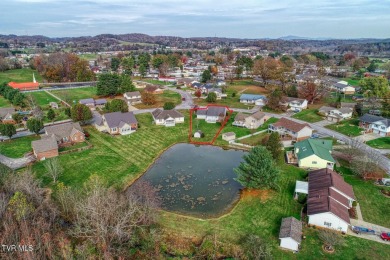 Above average 3 bedroom, 2 and a half bath home on a quiet dead on Silver Lake Golf Course in Tennessee - for sale on GolfHomes.com, golf home, golf lot