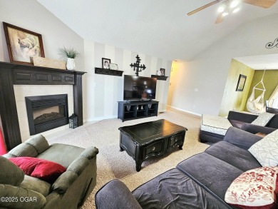 Charming 3-Bedroom, 2-Bath in Desirable Cedar Ridge - Carl on Twin Hills Golf and Country Club in Missouri - for sale on GolfHomes.com, golf home, golf lot