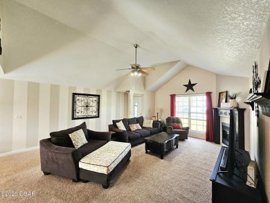 Charming 3-Bedroom, 2-Bath in Desirable Cedar Ridge - Carl on Twin Hills Golf and Country Club in Missouri - for sale on GolfHomes.com, golf home, golf lot