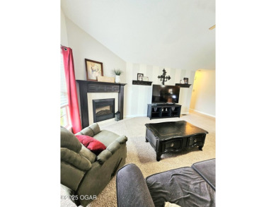 Charming 3-Bedroom, 2-Bath in Desirable Cedar Ridge - Carl on Twin Hills Golf and Country Club in Missouri - for sale on GolfHomes.com, golf home, golf lot