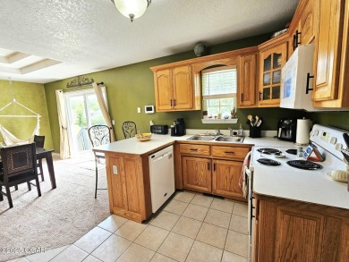 Charming 3-Bedroom, 2-Bath in Desirable Cedar Ridge - Carl on Twin Hills Golf and Country Club in Missouri - for sale on GolfHomes.com, golf home, golf lot