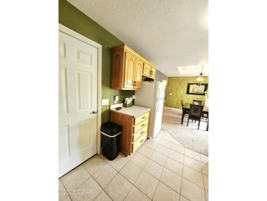 Charming 3-Bedroom, 2-Bath in Desirable Cedar Ridge - Carl on Twin Hills Golf and Country Club in Missouri - for sale on GolfHomes.com, golf home, golf lot