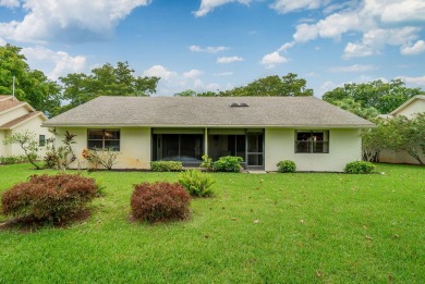 FANTASTIC APPROACH TO DETACHED HOME ON OVERSIZED LOT! Fabulous on Boca Delray Golf and Country Club in Florida - for sale on GolfHomes.com, golf home, golf lot