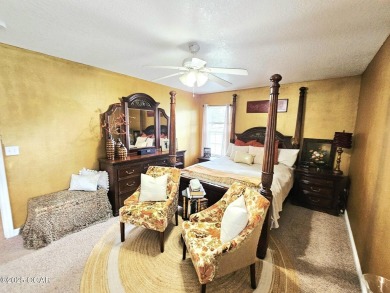 Charming 3-Bedroom, 2-Bath in Desirable Cedar Ridge - Carl on Twin Hills Golf and Country Club in Missouri - for sale on GolfHomes.com, golf home, golf lot