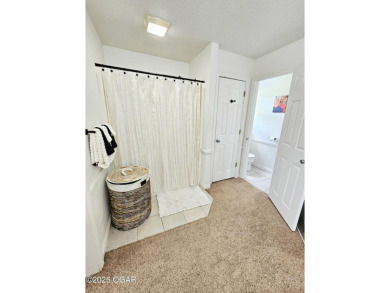 Charming 3-Bedroom, 2-Bath in Desirable Cedar Ridge - Carl on Twin Hills Golf and Country Club in Missouri - for sale on GolfHomes.com, golf home, golf lot