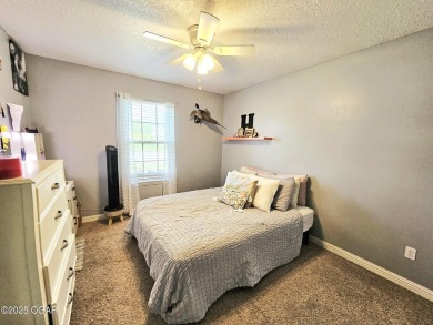 Charming 3-Bedroom, 2-Bath in Desirable Cedar Ridge - Carl on Twin Hills Golf and Country Club in Missouri - for sale on GolfHomes.com, golf home, golf lot