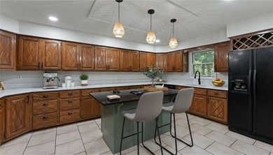 Packed with potential, this 3-bed, 3.5-bath Bella Vista ranch on Bella Vista Country Club - Scottsdale in Arkansas - for sale on GolfHomes.com, golf home, golf lot