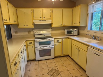 Great location-close to Town Center, golf course, T-Bird lake on Cherokee Village North Course in Arkansas - for sale on GolfHomes.com, golf home, golf lot