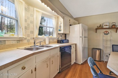 Welcome to this lovely maintained 3-bedroom, 2-bath on Druid Hills Golf Club in Tennessee - for sale on GolfHomes.com, golf home, golf lot