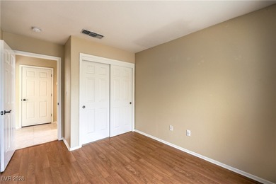 Nice single-story 2 bed, 2 bath townhome in Sun City Summerlin on Highland Falls Golf Club in Nevada - for sale on GolfHomes.com, golf home, golf lot