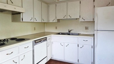 Bright End Unit with Great Potential in Clearwater's Premier 55+ on On Top Of The World Golf Course in Florida - for sale on GolfHomes.com, golf home, golf lot