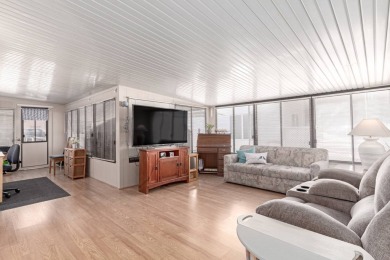 YOUR NEW ADORABLE COZY 1 BEDROOM, 2 BATH HOME WITH AN ARIZONA on Viewpoint Golf Resort in Arizona - for sale on GolfHomes.com, golf home, golf lot