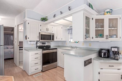YOUR NEW ADORABLE COZY 1 BEDROOM, 2 BATH HOME WITH AN ARIZONA on Viewpoint Golf Resort in Arizona - for sale on GolfHomes.com, golf home, golf lot