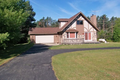 This impeccably cared for 3BR,2B home is move in ready. This on Lakes of the North Deer Run Golf Course in Michigan - for sale on GolfHomes.com, golf home, golf lot