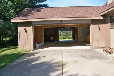 This impeccably cared for 3BR,2B home is move in ready. This on Lakes of the North Deer Run Golf Course in Michigan - for sale on GolfHomes.com, golf home, golf lot