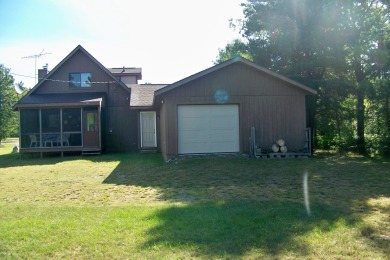 This impeccably cared for 3BR,2B home is move in ready. This on Lakes of the North Deer Run Golf Course in Michigan - for sale on GolfHomes.com, golf home, golf lot