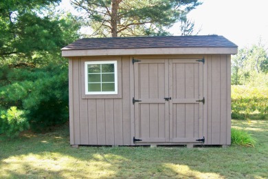 This impeccably cared for 3BR,2B home is move in ready. This on Lakes of the North Deer Run Golf Course in Michigan - for sale on GolfHomes.com, golf home, golf lot