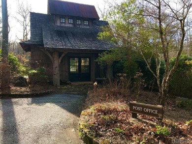 Situated in the desirable Highlands-Cashiers plateau region of on Natures Walk At Chinquapin in North Carolina - for sale on GolfHomes.com, golf home, golf lot