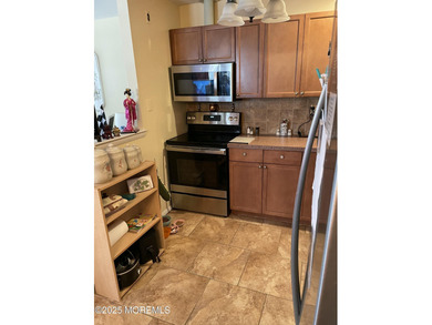 Welcome to Leisure Village West! This well-maintained 1-bedroom on Leisure Village West Assoc. in New Jersey - for sale on GolfHomes.com, golf home, golf lot