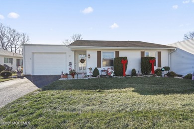 Pure perfection. Step into 4 A Aspen Plaza and take in the on Clearbrook Golf Club in New Jersey - for sale on GolfHomes.com, golf home, golf lot