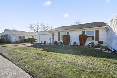 Pure perfection. Step into 4 A Aspen Plaza and take in the on Clearbrook Golf Club in New Jersey - for sale on GolfHomes.com, golf home, golf lot