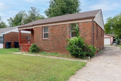 Charming 3-bedroom home with spacious garage!  This inviting on James E. Stewart Golf Course in Oklahoma - for sale on GolfHomes.com, golf home, golf lot