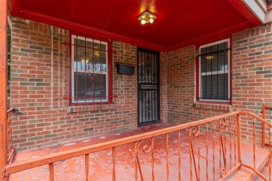 Charming 3-bedroom home with spacious garage!  This inviting on James E. Stewart Golf Course in Oklahoma - for sale on GolfHomes.com, golf home, golf lot