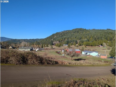 Build your custom home above the fog line in the beautiful Elk on Circle Bar Golf Club in Oregon - for sale on GolfHomes.com, golf home, golf lot