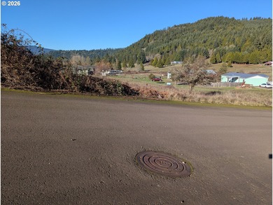 Build your custom home above the fog line in the beautiful Elk on Circle Bar Golf Club in Oregon - for sale on GolfHomes.com, golf home, golf lot