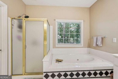 Charming 3 bedroom, 2.5 bath ranch on full unfinished basement on Mirror Lake Golf Club in Georgia - for sale on GolfHomes.com, golf home, golf lot