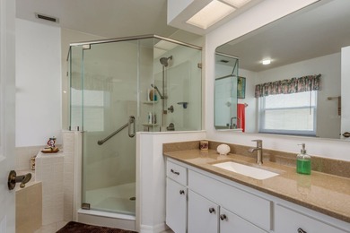 Well cared for and ready to impress, this 2 bedroom, 2 bath home on Meadow Oaks Golf and Country Club in Florida - for sale on GolfHomes.com, golf home, golf lot