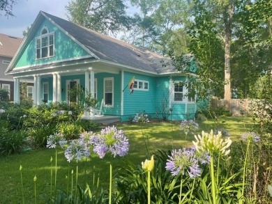 Under contract-accepting backup offers. Welcome to this on West End Golf Course in Florida - for sale on GolfHomes.com, golf home, golf lot