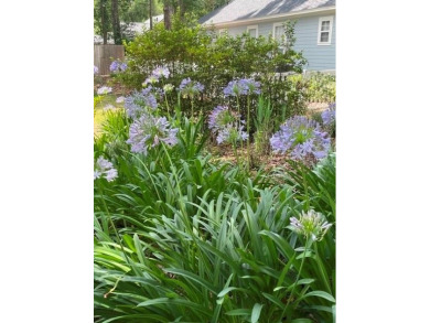 Under contract-accepting backup offers. Welcome to this on West End Golf Course in Florida - for sale on GolfHomes.com, golf home, golf lot